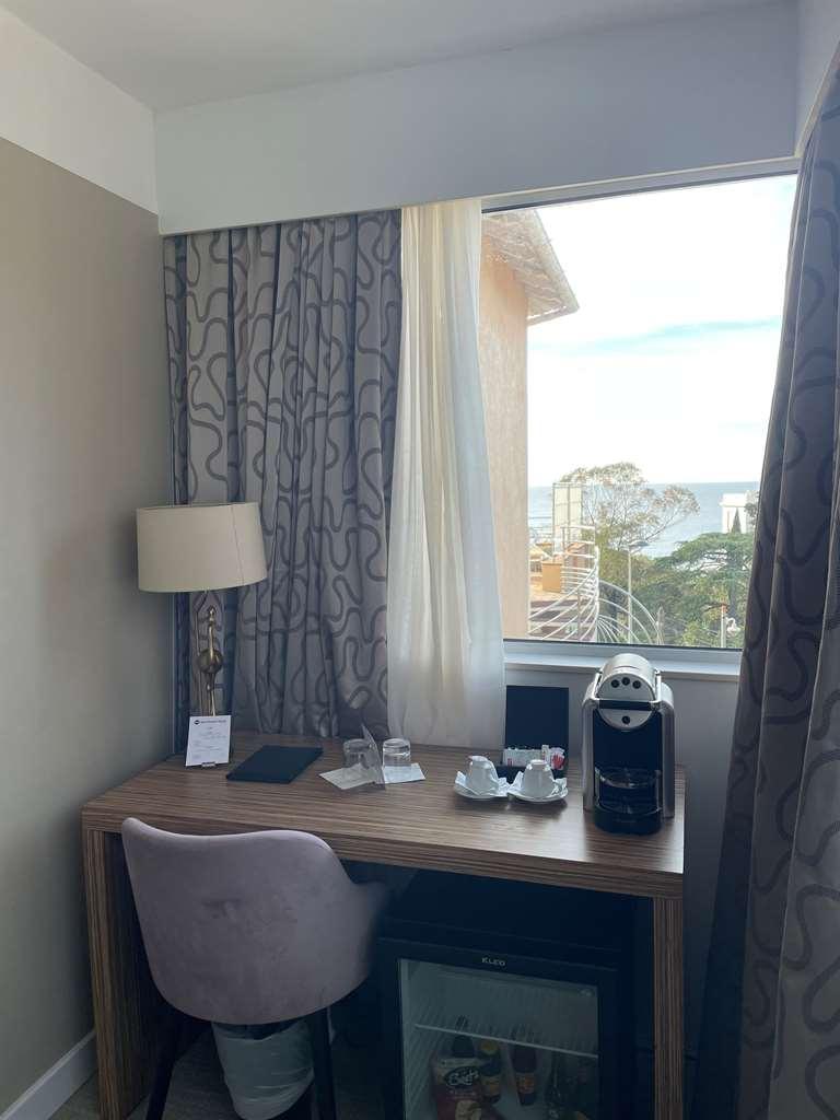 Hotel Western La Rade 3*